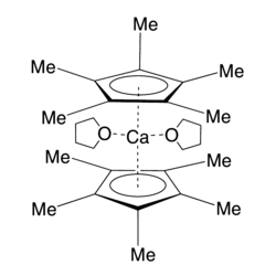 Bis(pentamethylcyclopentadienyl)calcium x 2THF - CAS:101200-05-9 - Bis(pentamethylcyclopentadienyl)calcium(II) tetrahydrofuran adduct, Bis(1,2,3,4,5-pentamethyl-2,4-cyclopentadien-1-yl)calcium, Ca(C5Me5)2(thf)2